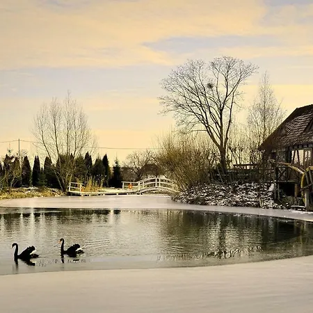 Villa Dom Na Wodzie Mazury Dzwierzuty Exterior foto